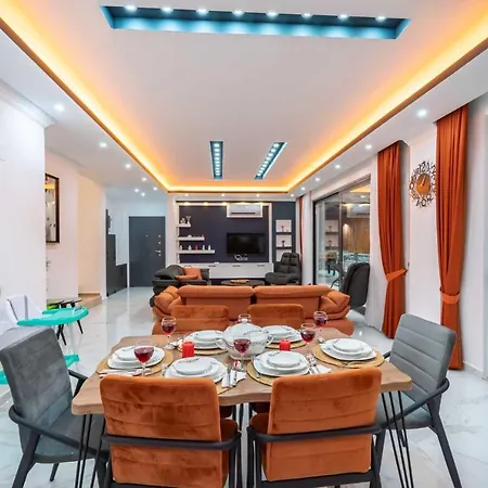 Kalkan'da Deniz Manzarali Kas
