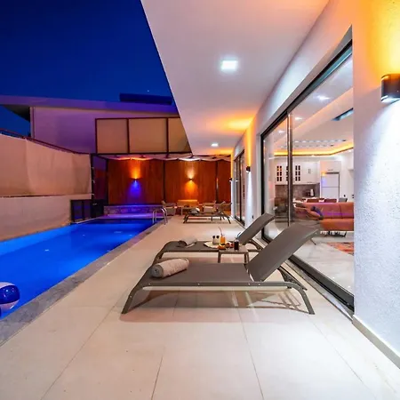Kalkan'da Deniz Manzarali ヴィラ