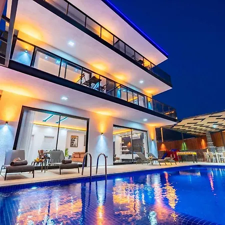 Kalkan'da Deniz Manzarali カシュ